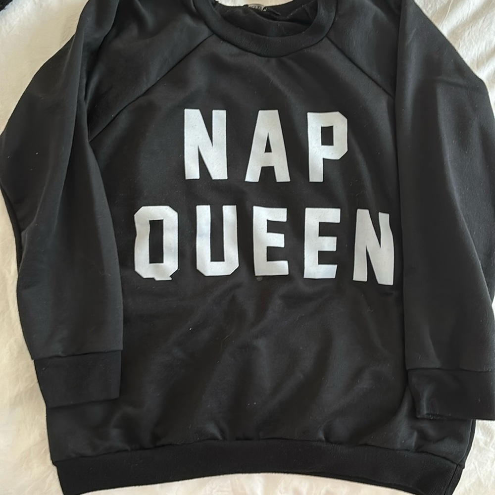 Black sweatshirt